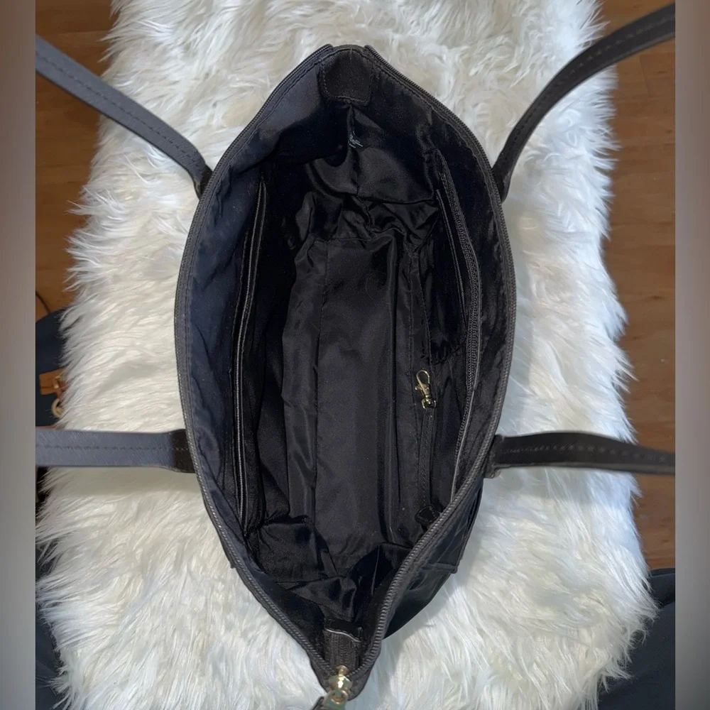 🔥Michael Kors | Black Purse with Zip Close and Trolly Sleeve and Tons of Storage
